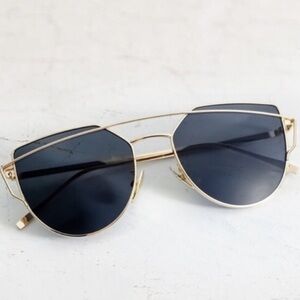 New Black/Gold Cat Eye Oversize Sunglasses Aviator